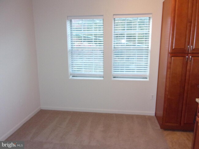 Foto del edificio - 1776 N Troy St