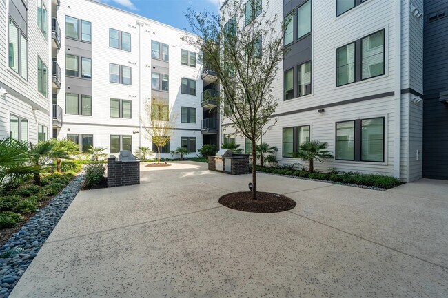 Foto del edificio - 1690 North Loop