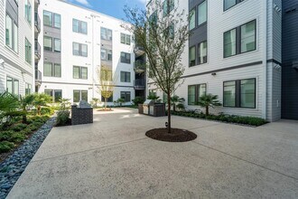 Building Photo - 1690 North Loop