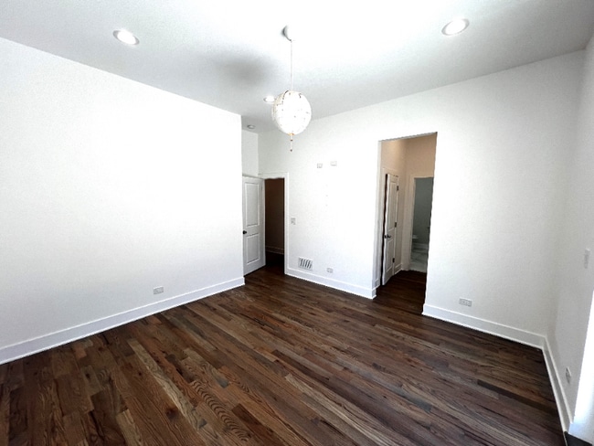 Building Photo - 3655 S Indiana Ave