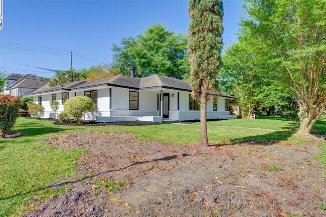 Building Photo - 3403 Linkwood Dr