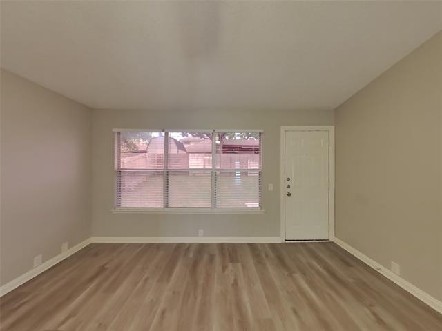 Foto del edificio - 8348 Orleans Ln