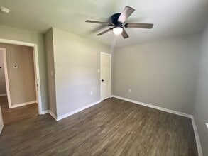 Building Photo - 2016 Magnolia Dr