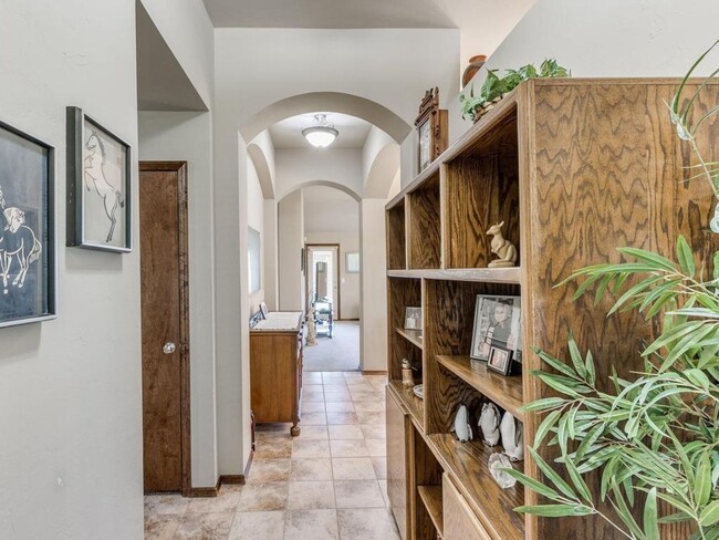 Building Photo - Cute Home in Edmond!