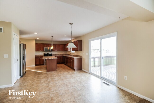 Building Photo - 7441 Hargus Dr