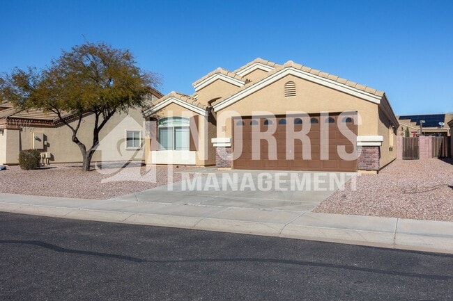 Building Photo - Great Home Located minutes from Freeway