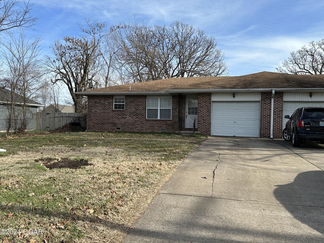 Primary Photo - 4227 S Joplin Ave