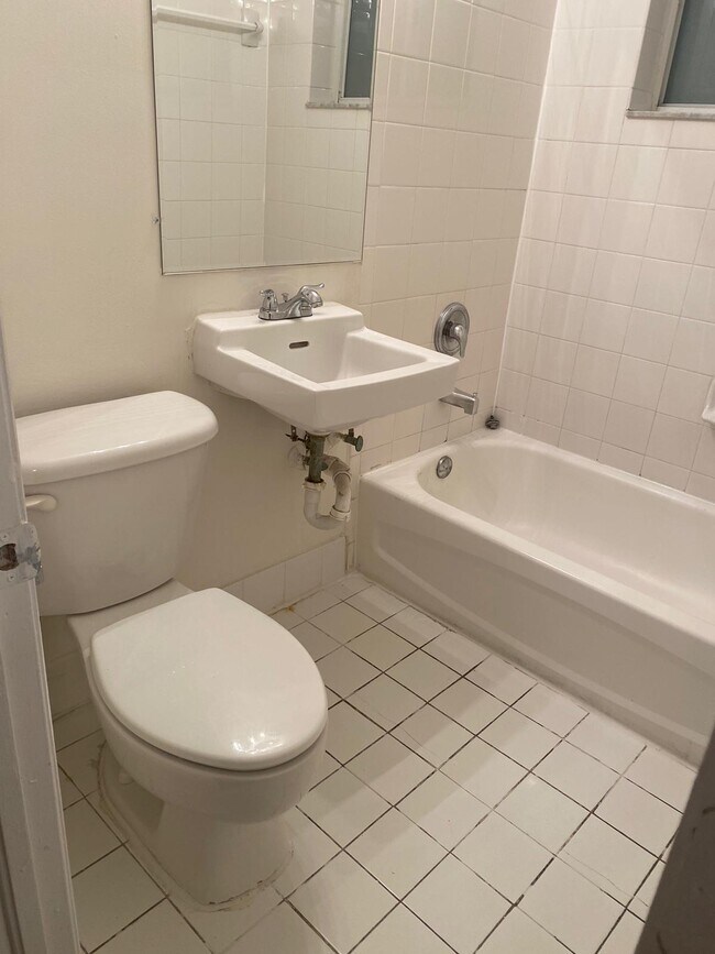 Foto del edificio - 2080 NE 167th St