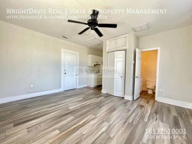 Building Photo - Adorable Studio Near University of Tampa!