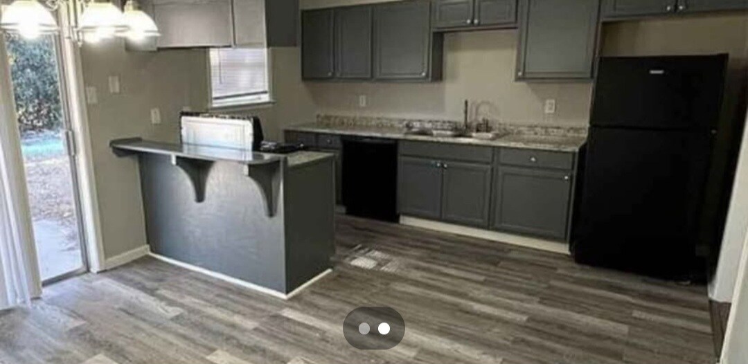 Foto principal - 4802 Tomahawk St