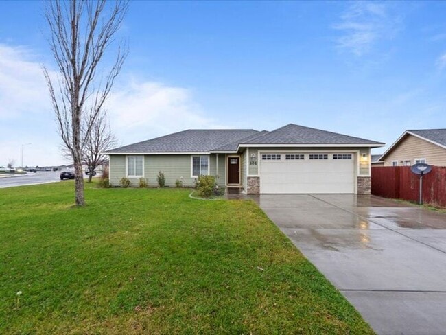 Building Photo - 506 Manzanita Ln