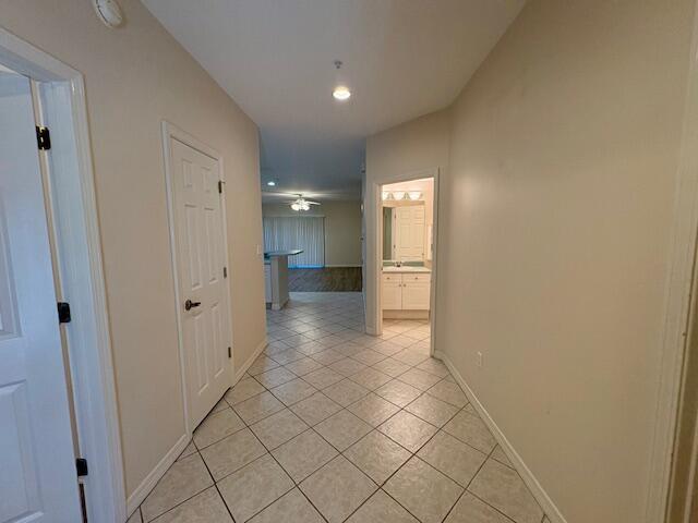 Building Photo - 406 Westlake Ct