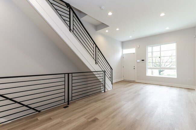 Building Photo - 1440 S Fallon St
