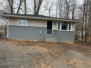 Building Photo - 4955 Deland St