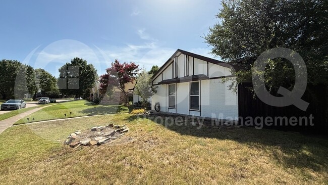 Photo - 217 Creekside Ln House