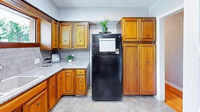 Foto del edificio - 617 S Fielder Rd