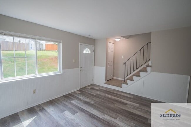 Building Photo - 6449 Union Ct