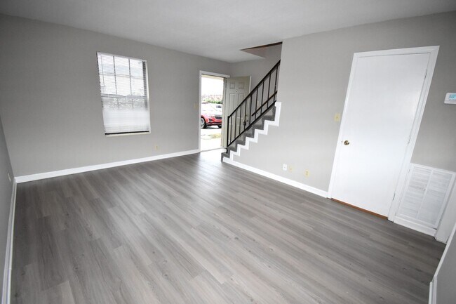 Building Photo - Northridge Drive-276