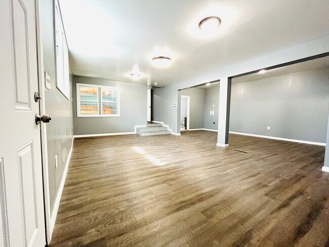 Building Photo - 2532 Sullivant Ave