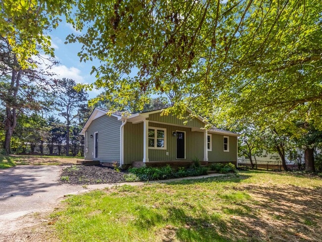 Building Photo - 229 Ezell Cir