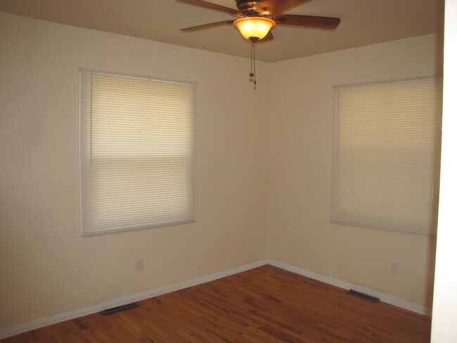 Bedroom #1 - 727 E Kiowa St