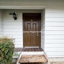 Building Photo - 122 Vine St