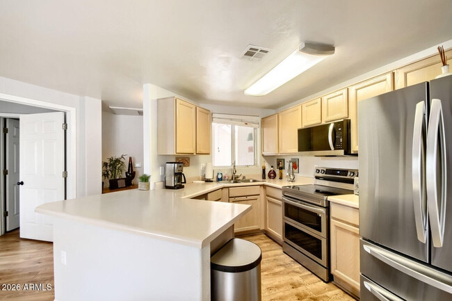 Building Photo - 10401 N 52nd St