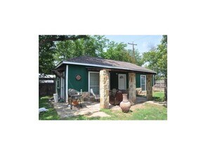 Building Photo - 4510 Red River St