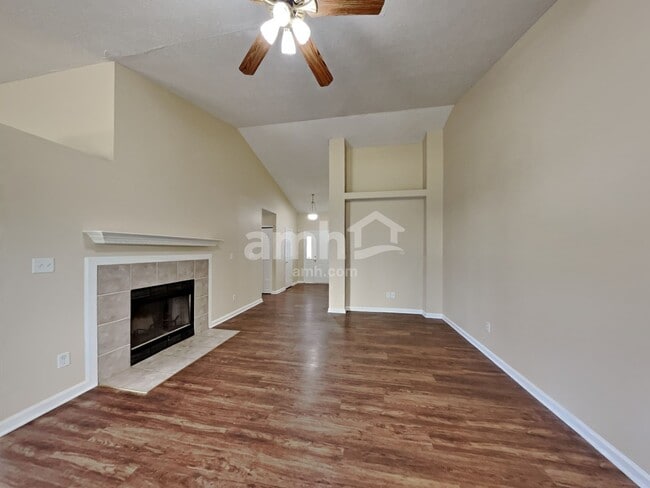 Building Photo - 2130 Meadowglen Boulevard