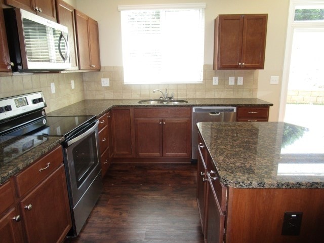 Foto del edificio - 804 Commerce Trl