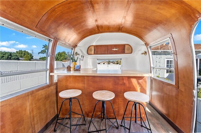 Foto del edificio - 5052 Audrey Dr