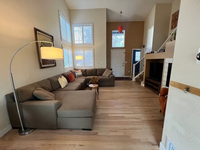Building Photo - August 2025 - SFH 3 Bedroom + Bonus Room &...