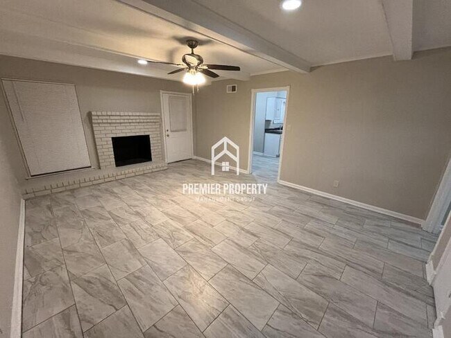 Building Photo - 4975 Fairbrook - $500 OFF FIRST MONTH'S RENT!