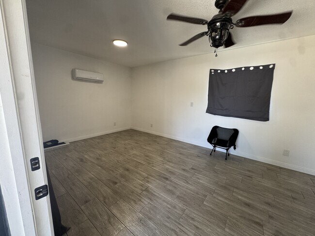 Foto del edificio - 3305 San Dimas St