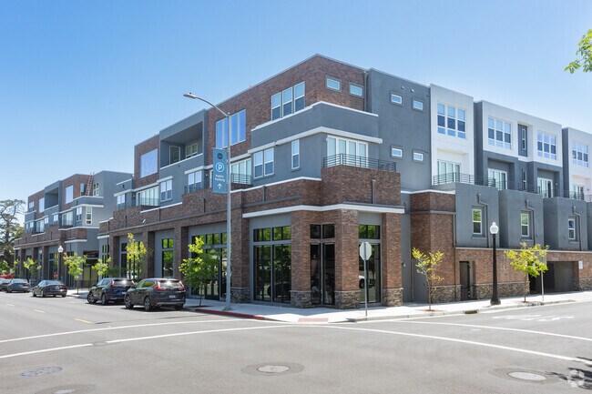 Apartamentos - Register Square Napa