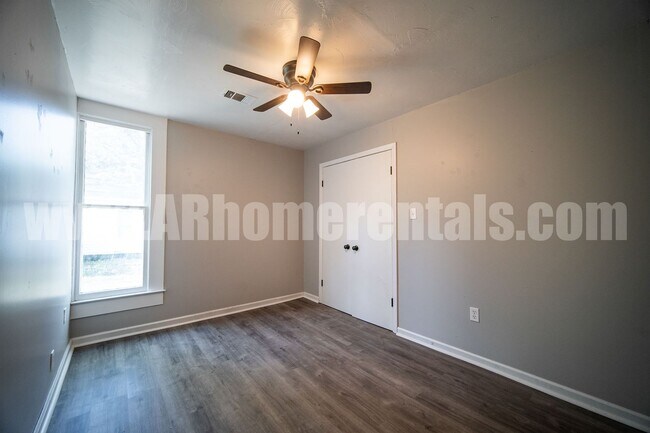 Foto del edificio - 552 Mitchell St