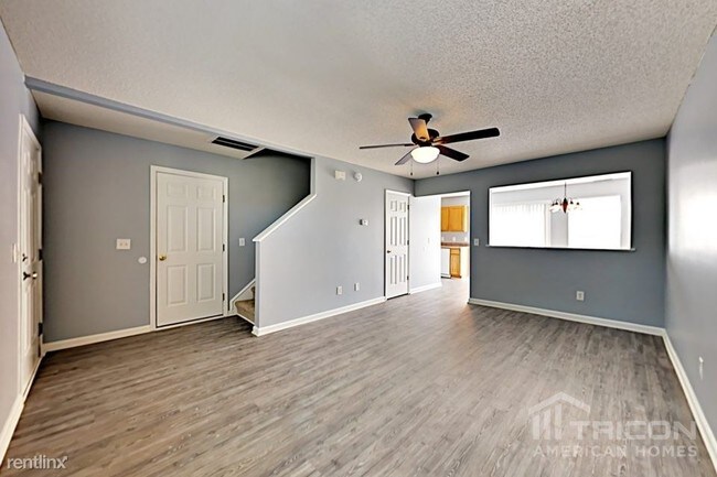 Building Photo - 105 Curvewood Rd