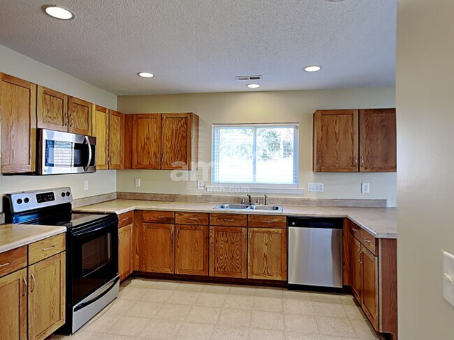 Building Photo - 6017 Namozine Ct