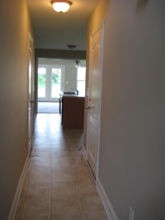 Building Photo - 4243 Aurora Cir