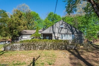 Building Photo - 123 Smull Ave