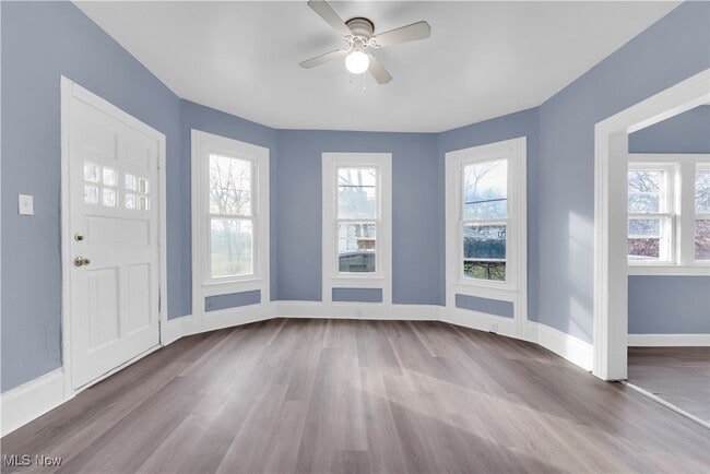 Building Photo - 2206 Kenneth Ave