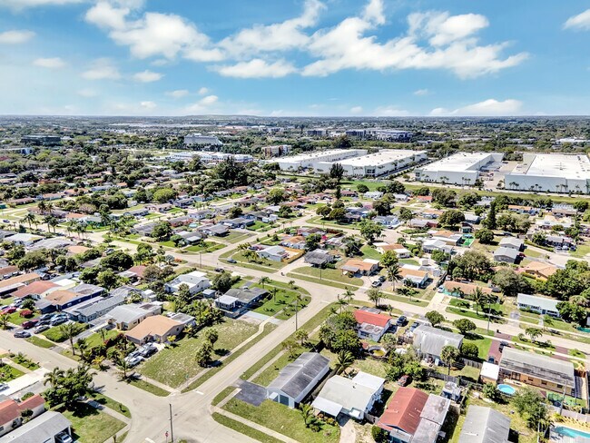 Foto del edificio - 513 NW 2nd Way