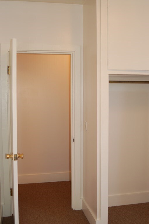 10 Hartford Ave W Unit 1L, Uxbridge, MA 01569 Room for Rent in