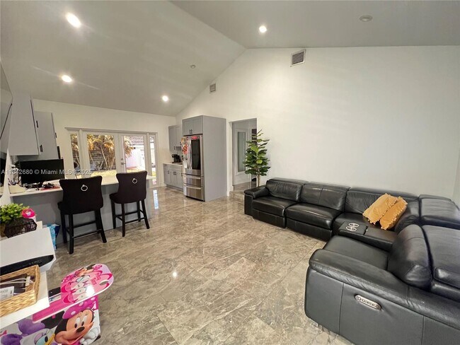Foto del edificio - 3655 NW 14th St
