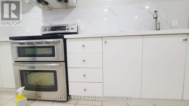 Building Photo - 75 Mintwood Dr