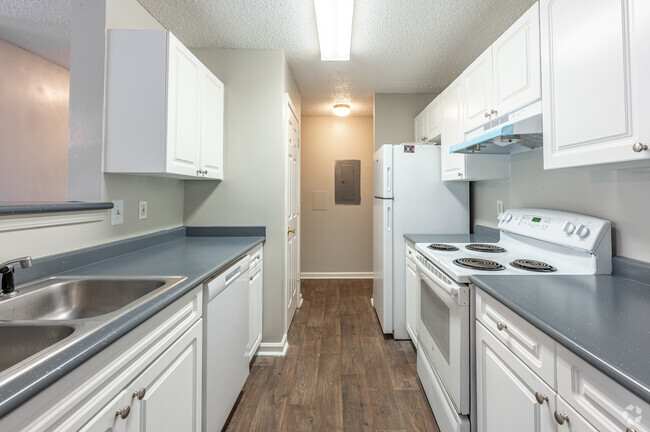 KITCHEN - Ashton Pointe Apartments