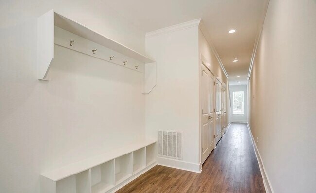 Building Photo - 2201 W Devitt St