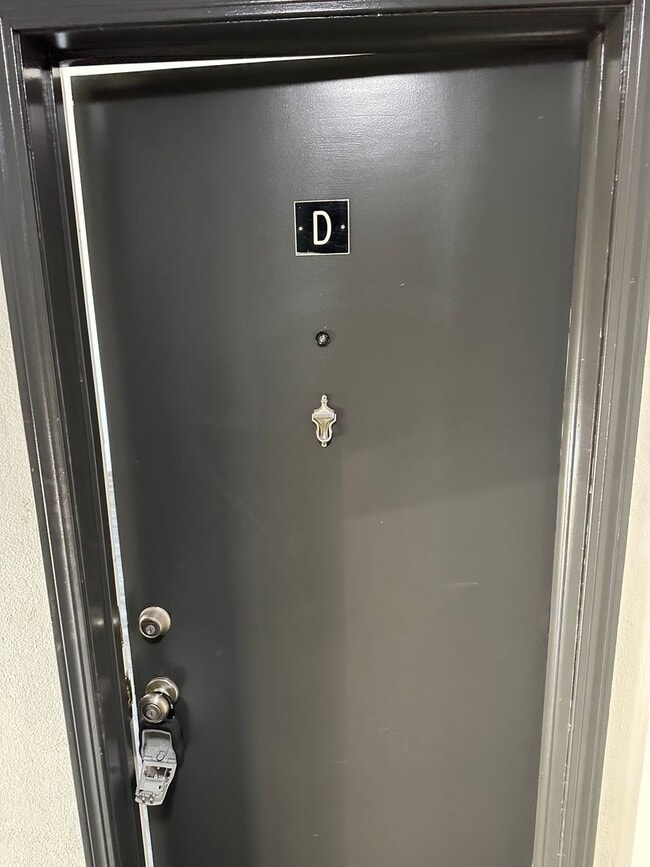 Building Photo - 2908 N Rockwood Dr