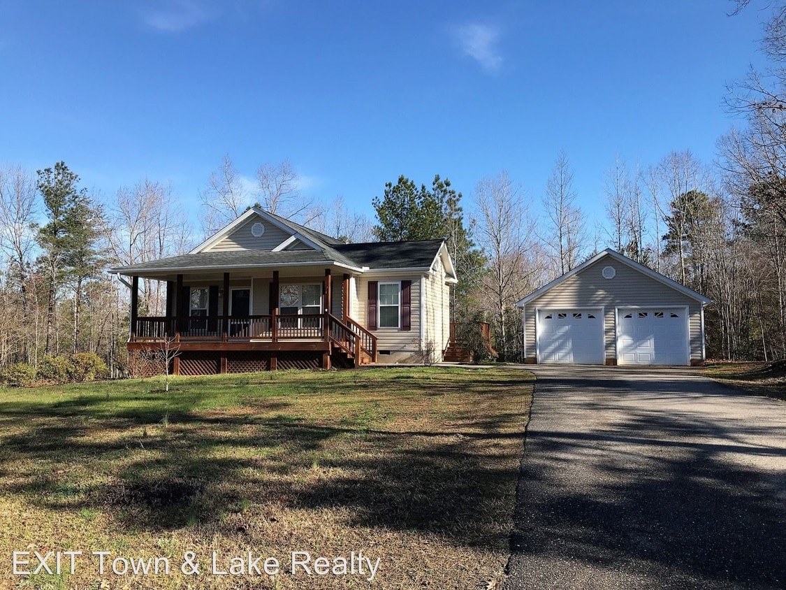 Primary Photo - 3 br, 2 bath House - 74 Kingswood St.