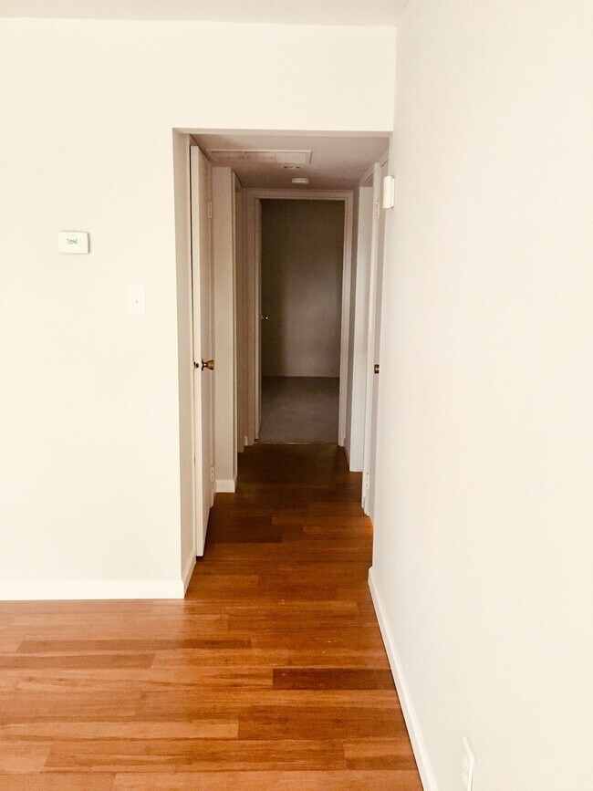 Foto del edificio - 810 N Forklanding Rd